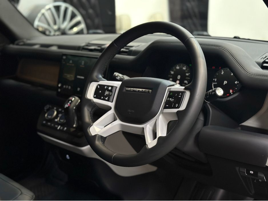 2025 Land Rover Defender