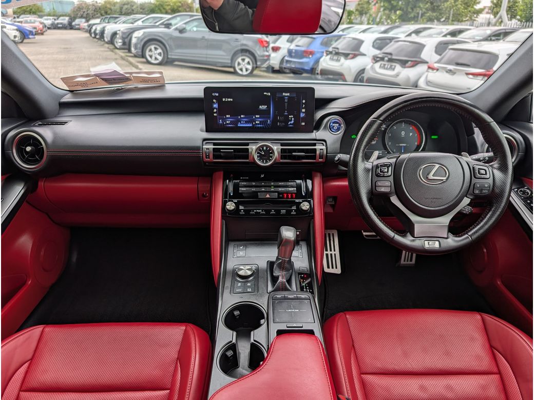 2020 Lexus IS 300h