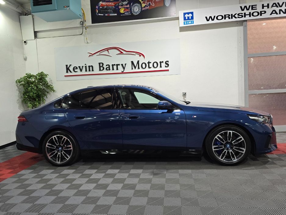 2024 BMW i5