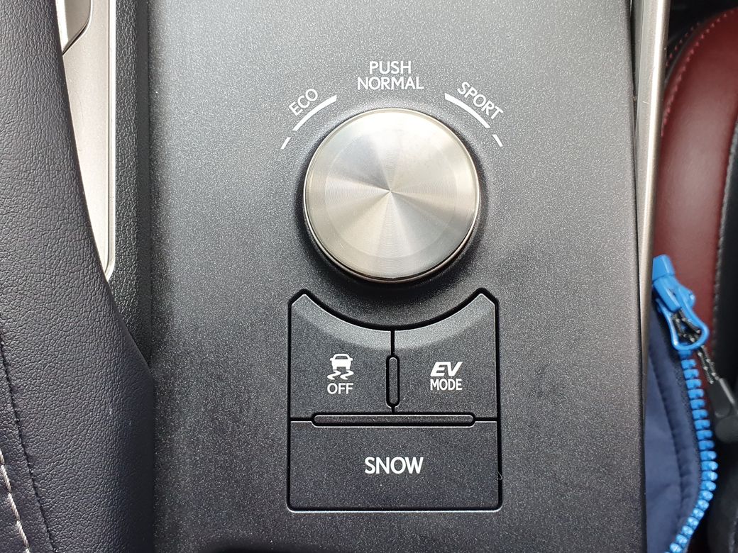 2018 Lexus IS 300h