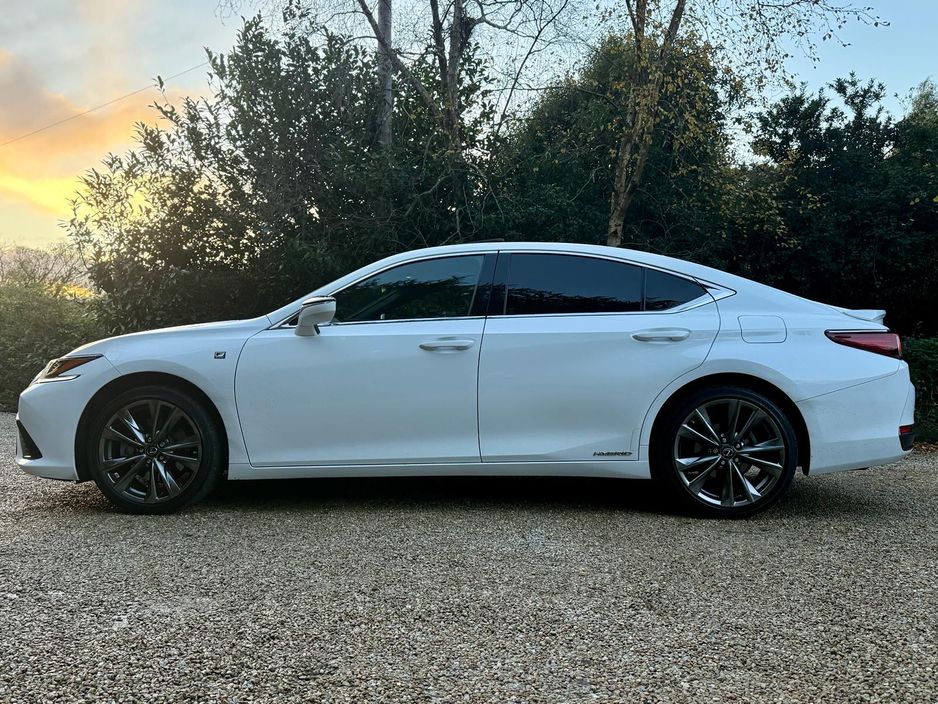 2021 Lexus ES 300h