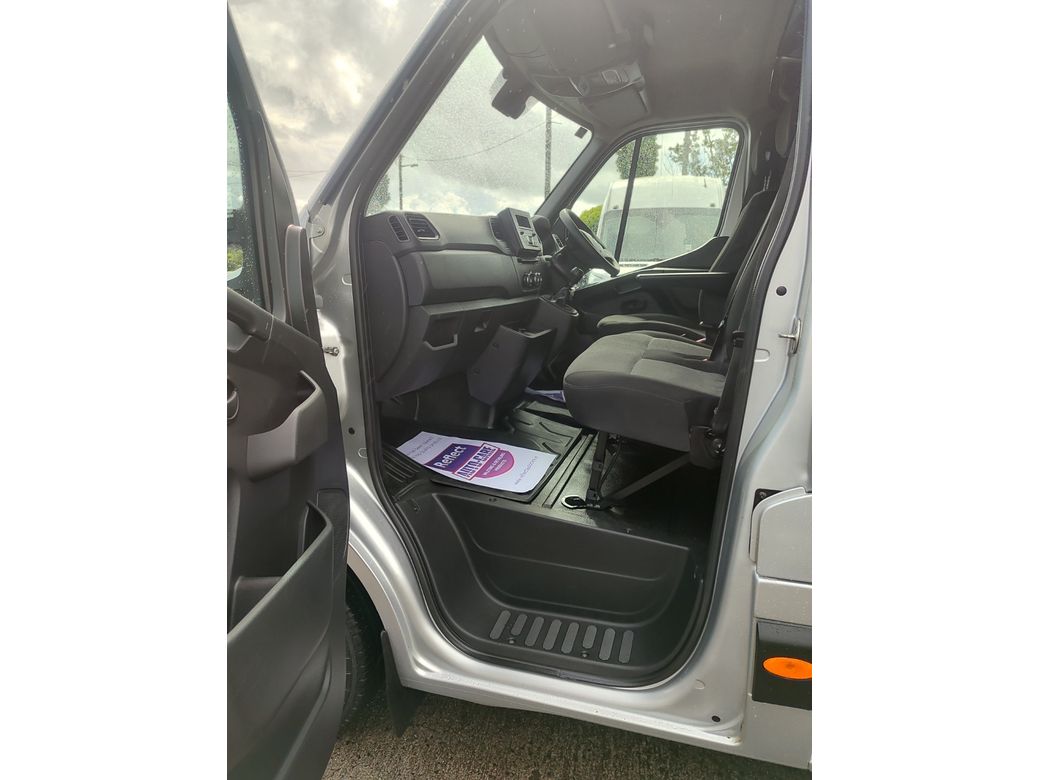 2022 Renault Master