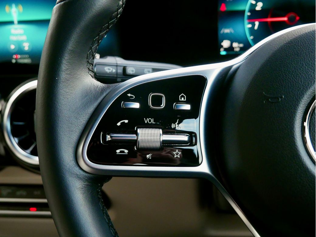 2023 Mercedes-Benz GLB Class