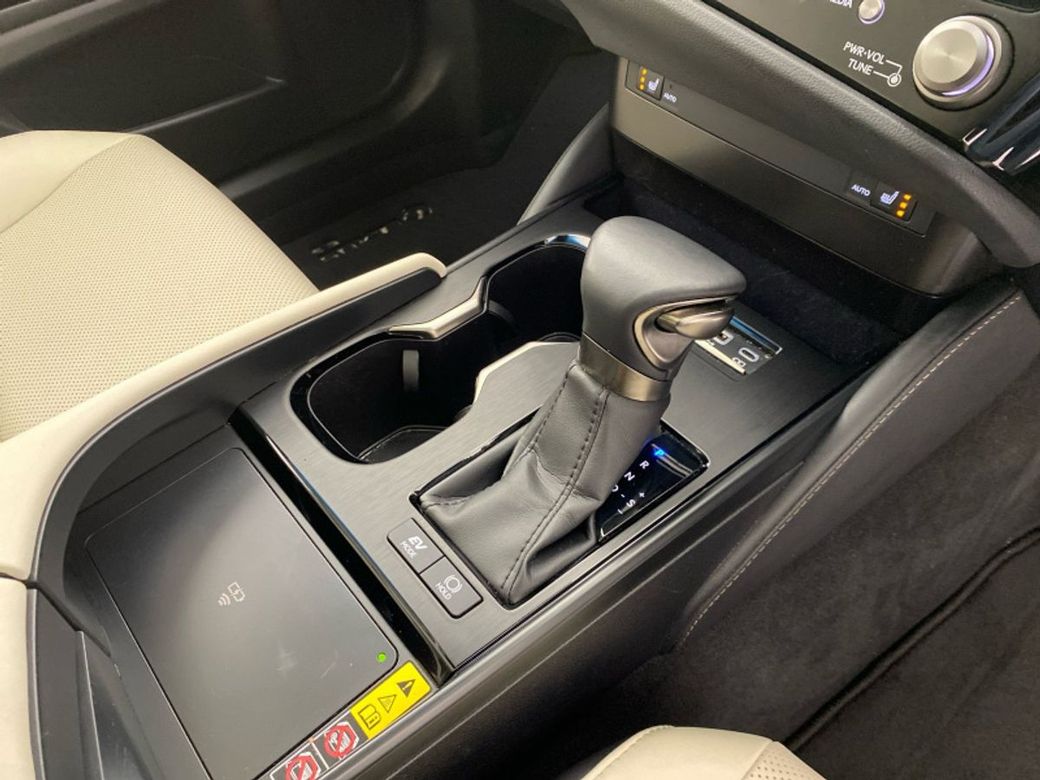 2023 Lexus ES 300h