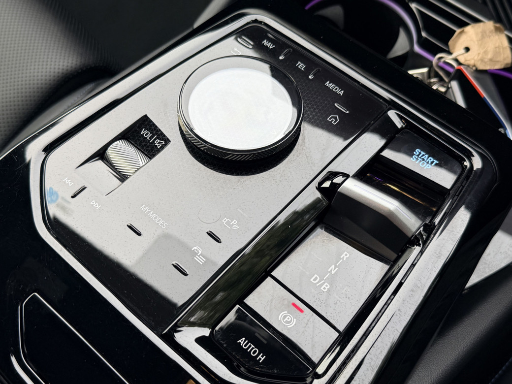 2024 BMW i5