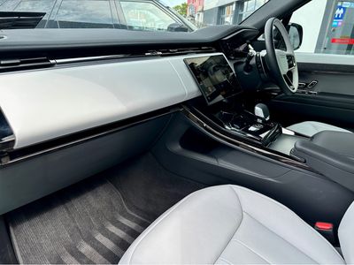 2025 Land Rover Range Rover Sport