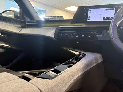 2025 Peugeot 5008