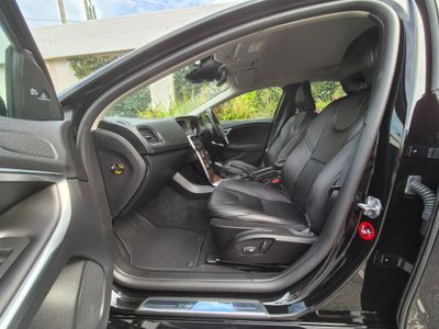 2018 Volvo V40