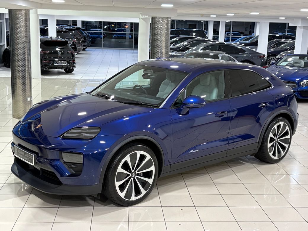 2025 Porsche Macan