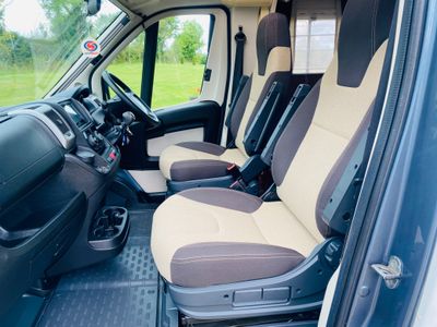2015 CHAUSSON 718 EB WELCOME R.H.D ISLAND BED 