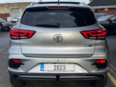 2023 MG ZS