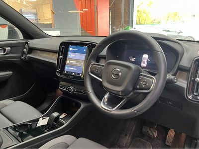 2022 Volvo XC40