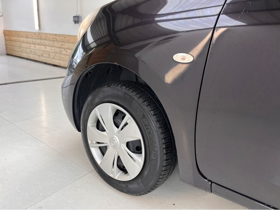2016 Nissan March