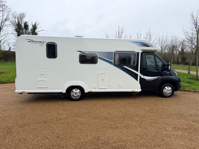 2016 BAILEY APPROACH  AUTOGRAPH 745 R.H.D LOW PROFILE 