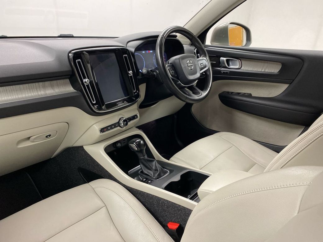2020 Volvo XC40
