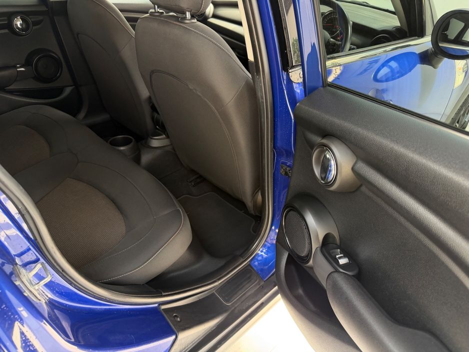 2019 Mini Hatch
