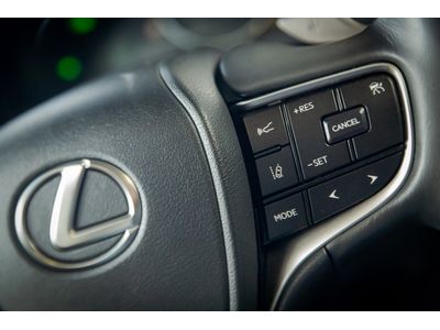 2023 Lexus ES 300h