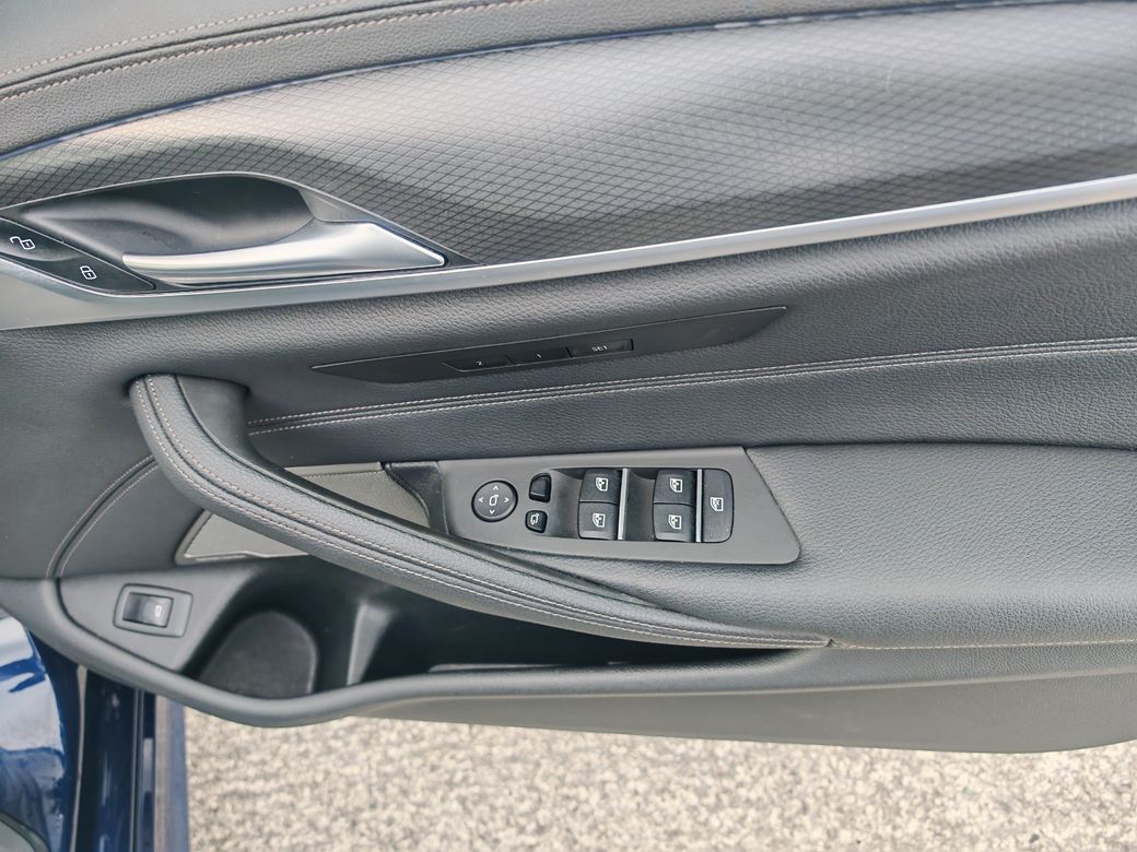2023 BMW 520