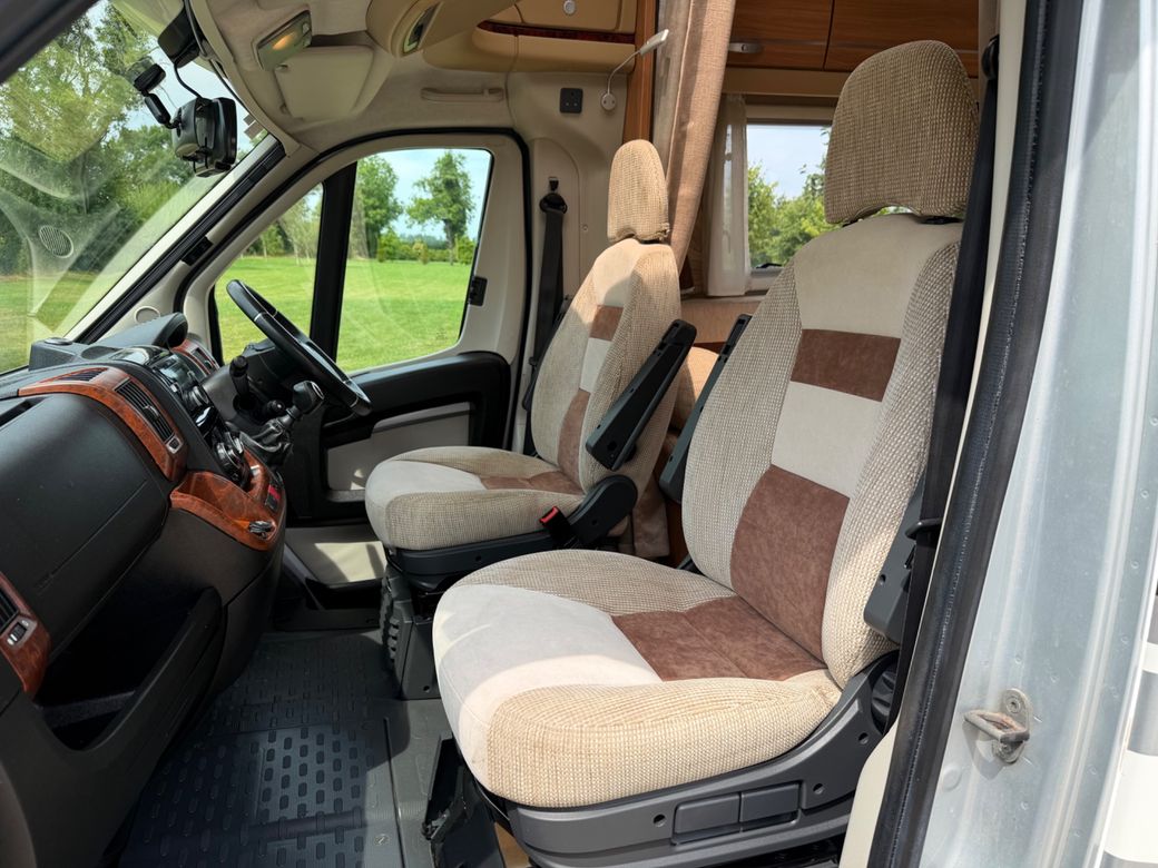 2012 SWIFT  KON TIKI 669 TAG AXEL R.H.D MANUAL C1 REQUIRED 