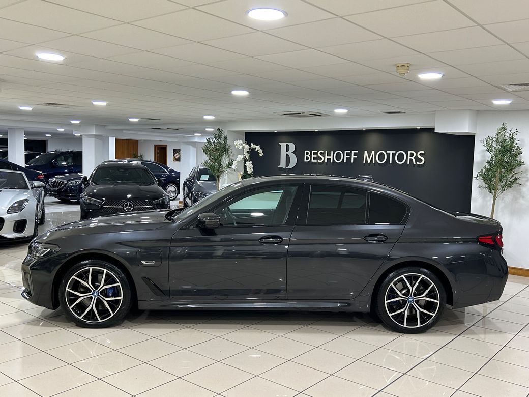 2022 BMW 5 Series
