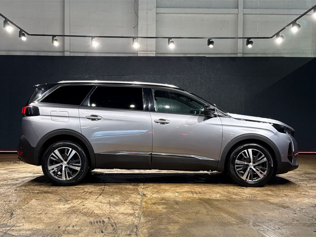 2023 Peugeot 5008