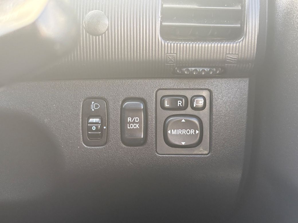 2014 Mitsubishi L200