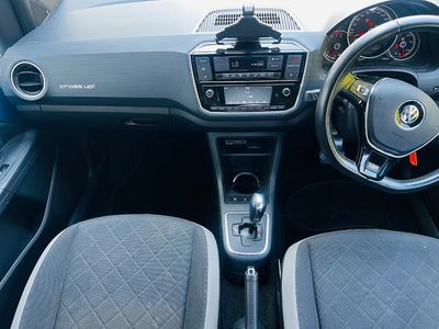 2017 Volkswagen up!