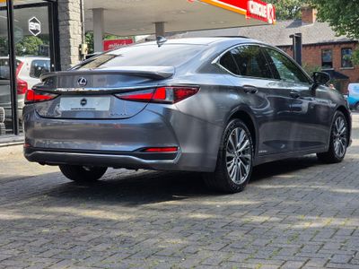 2021 Lexus ES 300h