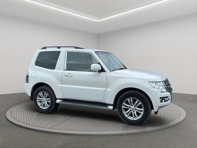 2016 Mitsubishi Shogun