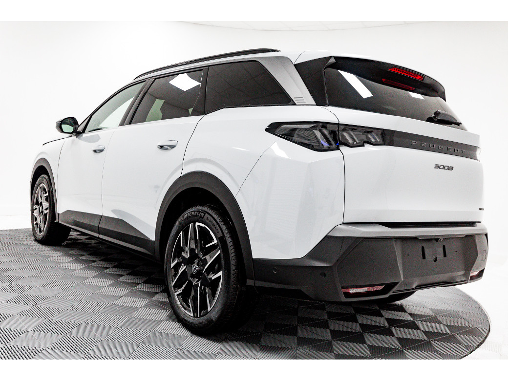 2025 Peugeot 5008