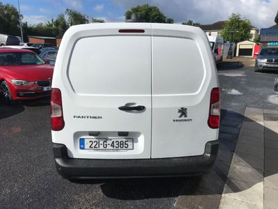 2022 Peugeot Partner
