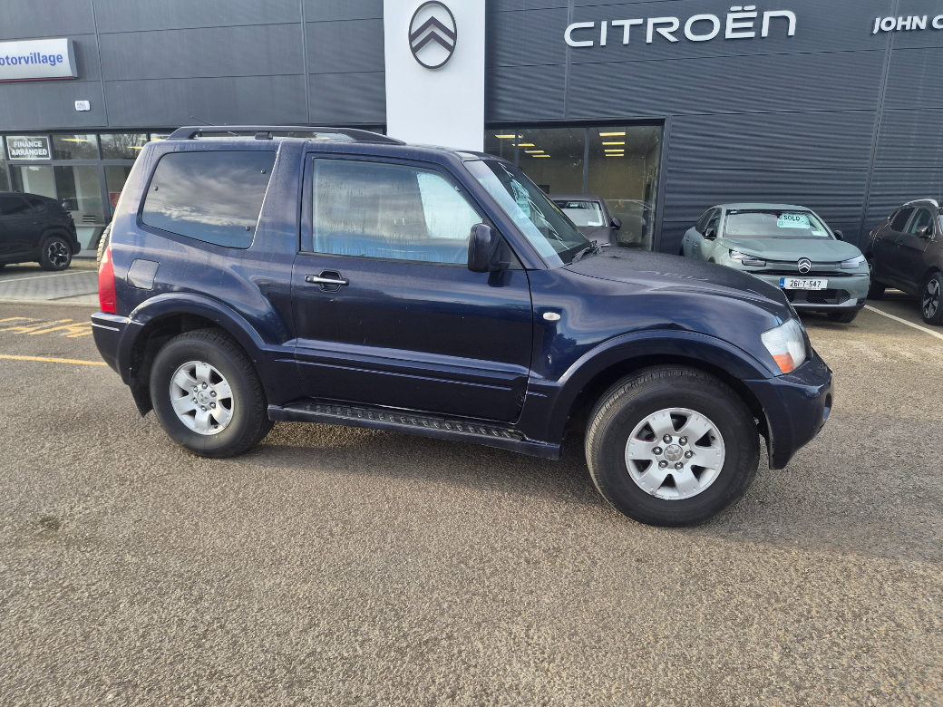 2005 Mitsubishi Pajero