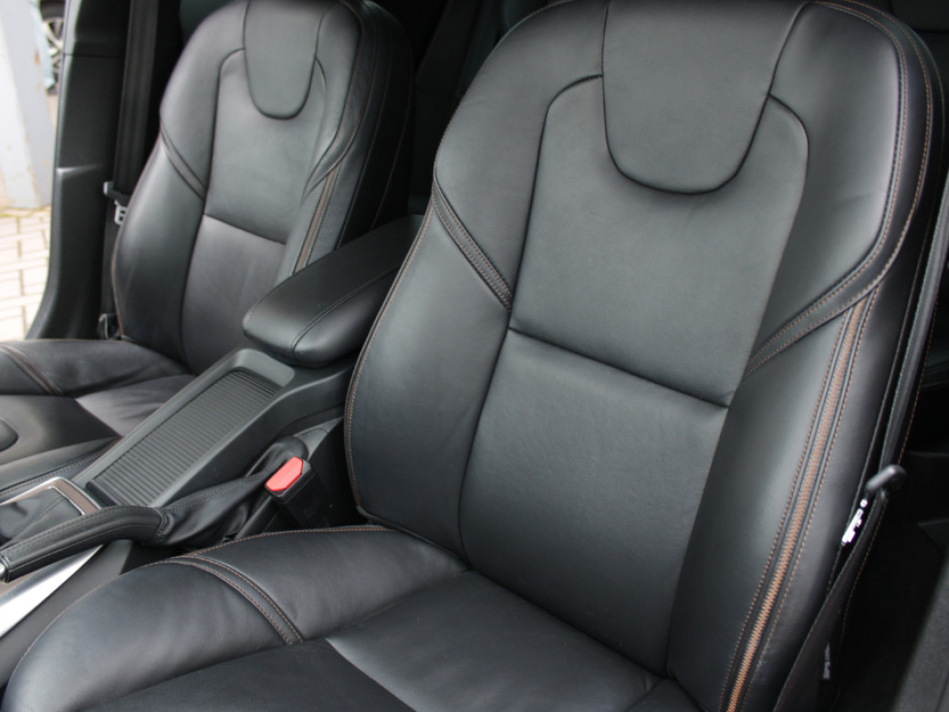 2016 Volvo V40 Cross Country