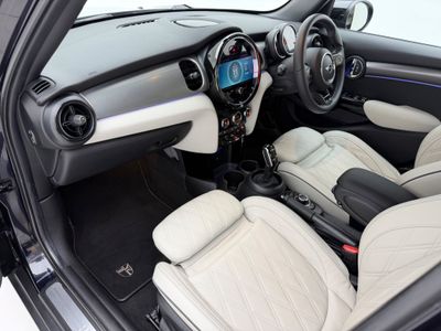 2022 Mini Hatch
