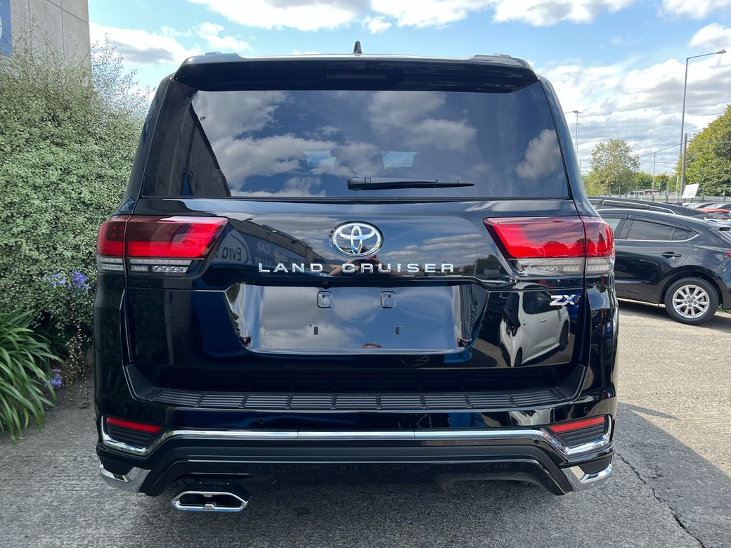 2025 Toyota Land Cruiser Amazon