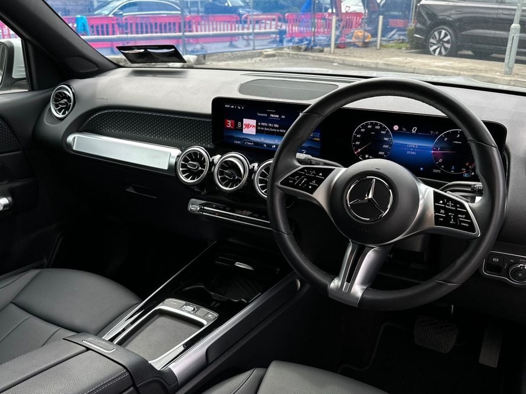 2025 Mercedes-Benz GLB Class