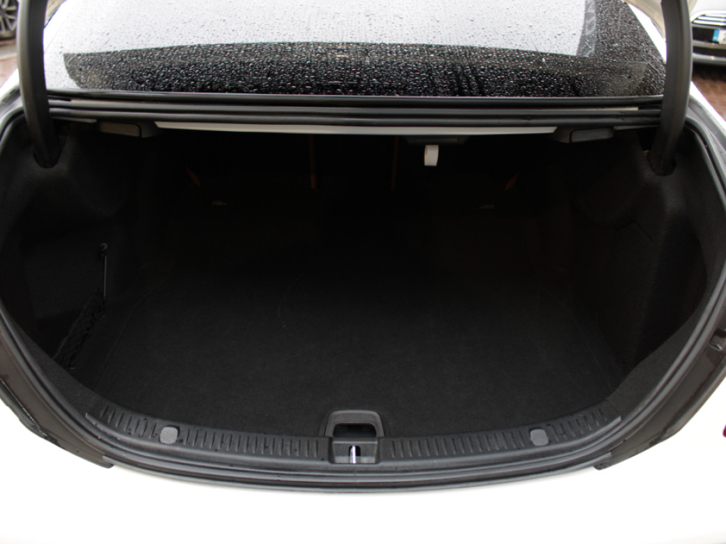 2020 Mercedes-Benz E 220