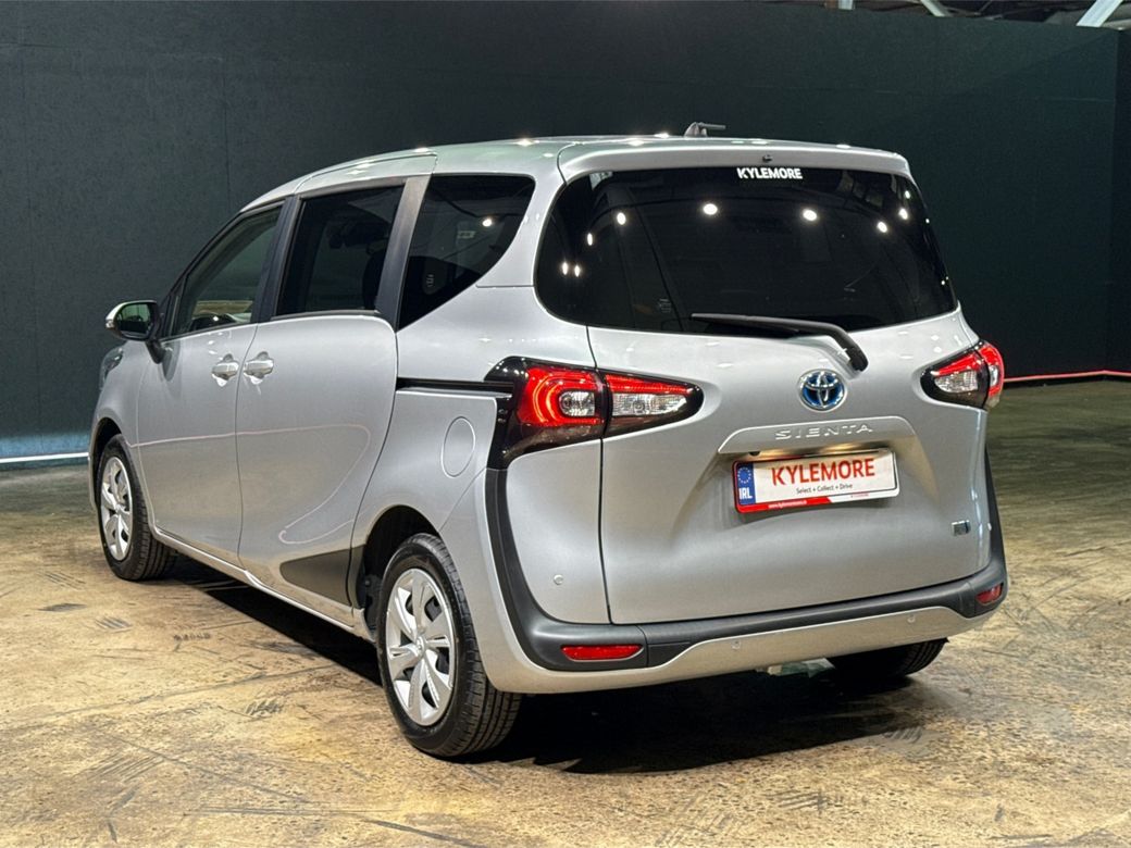 2021 Toyota Sienta