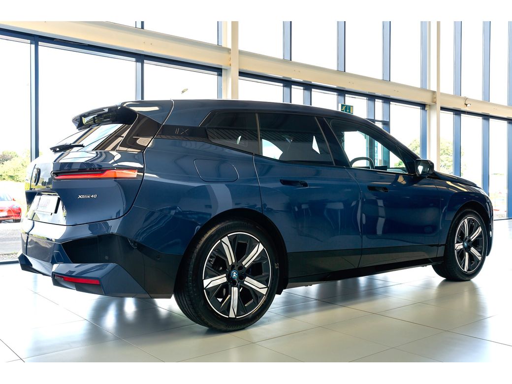 2023 BMW iX