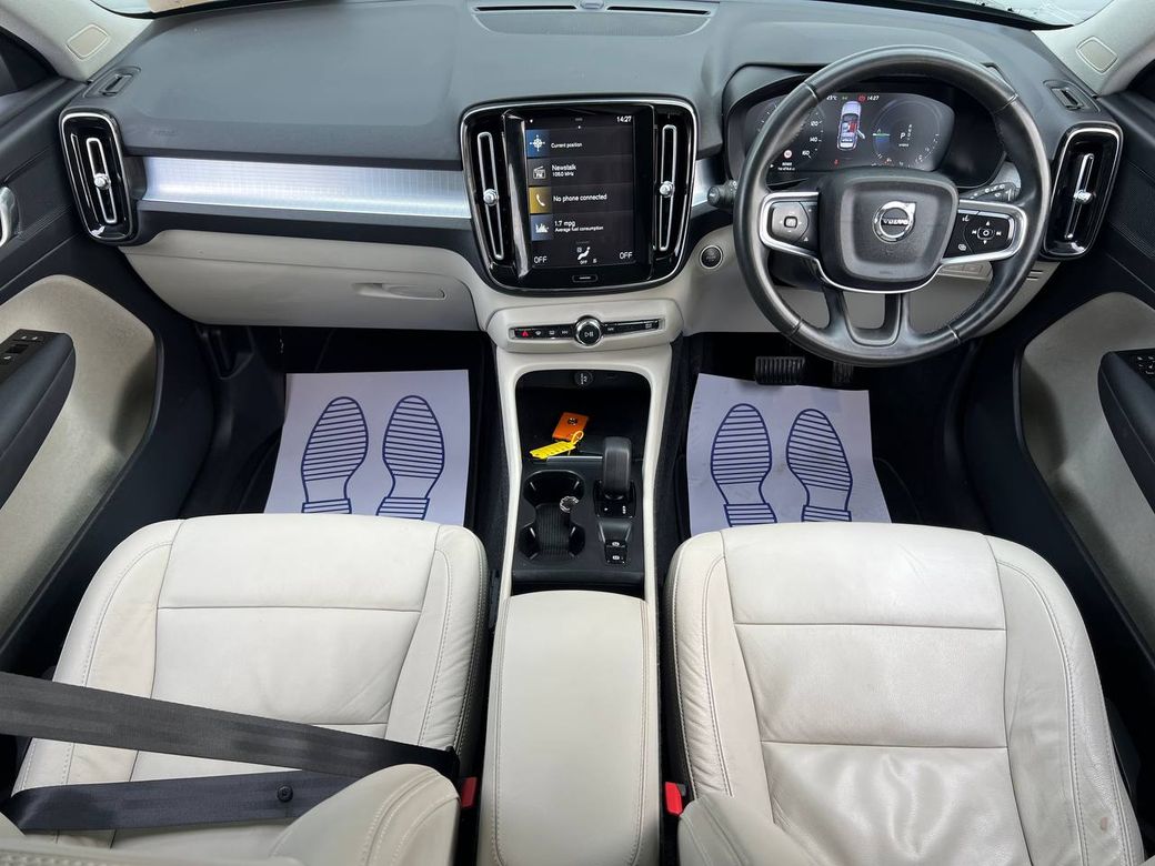 2022 Volvo XC40