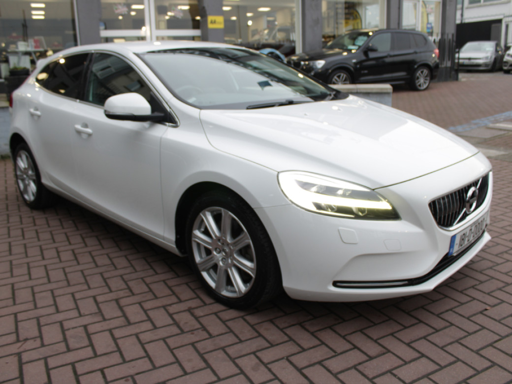 2018 Volvo V40