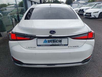 2019 Lexus ES 300h