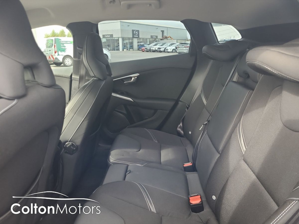 2016 Volvo V40