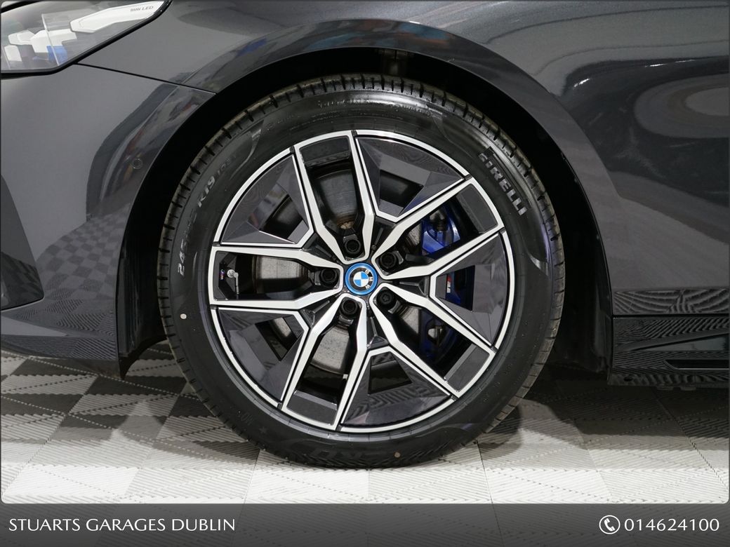 2024 BMW i5