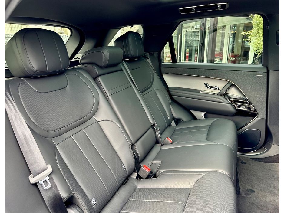 2025 Land Rover Range Rover Sport