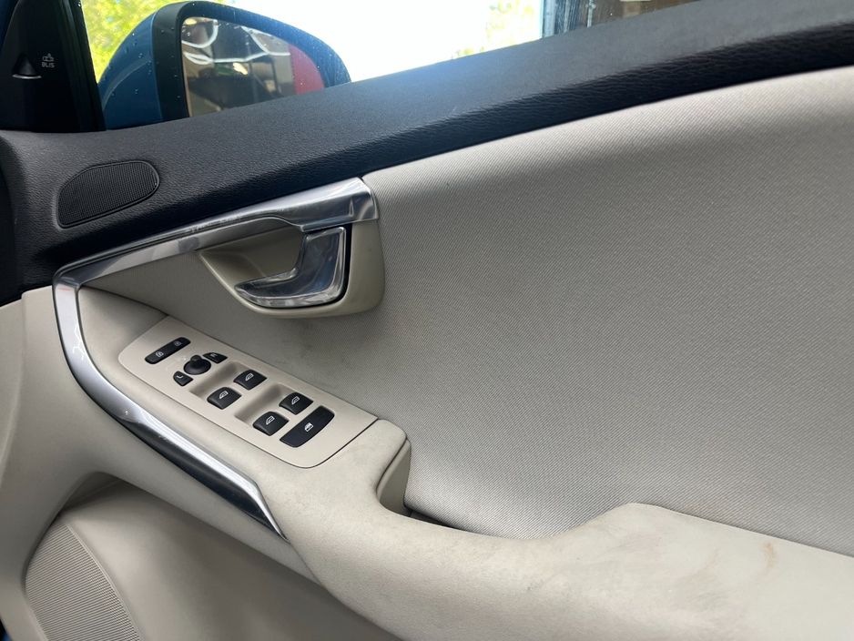 2016 Volvo V40