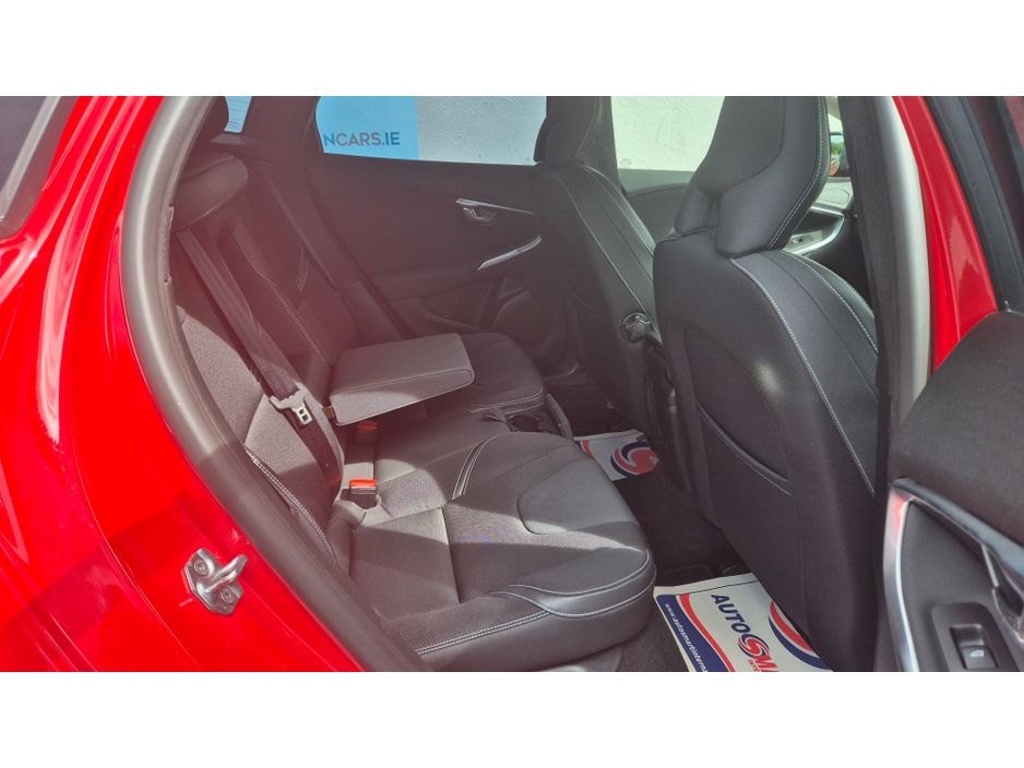 2018 Volvo V40
