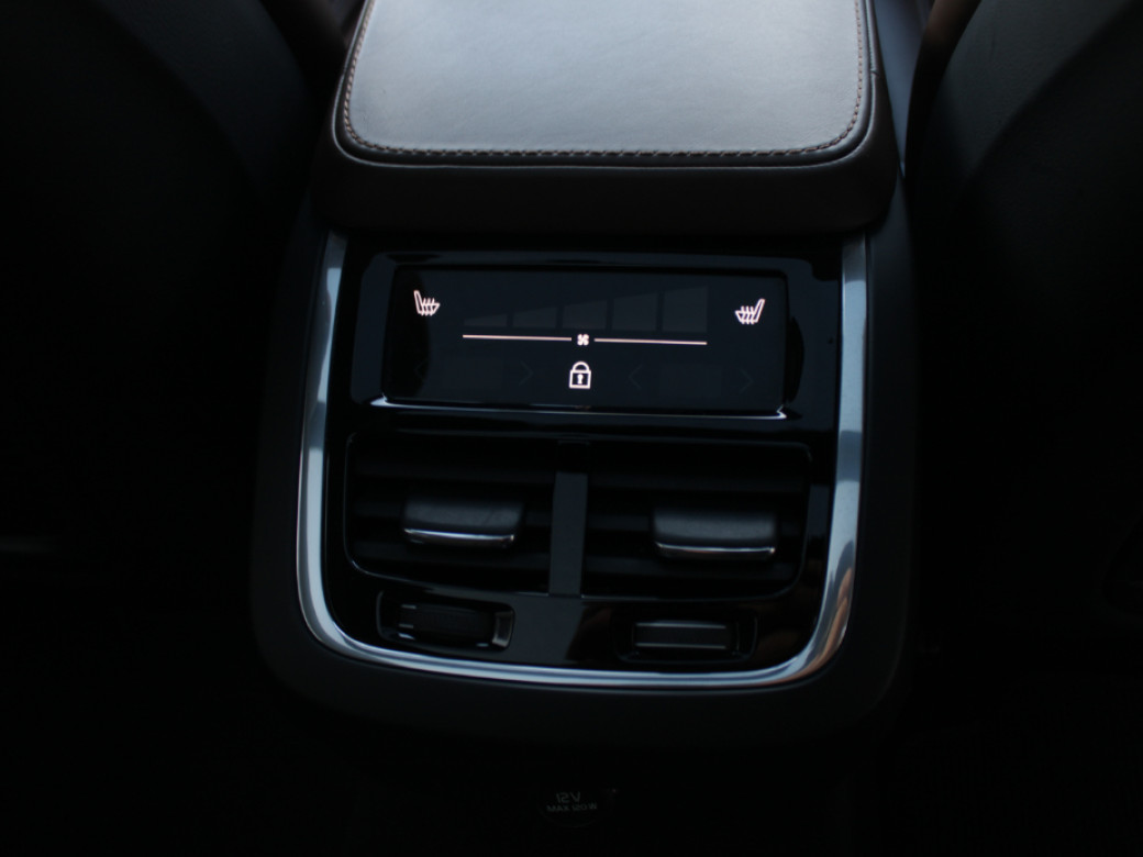 2019 Volvo V90 Cross Country