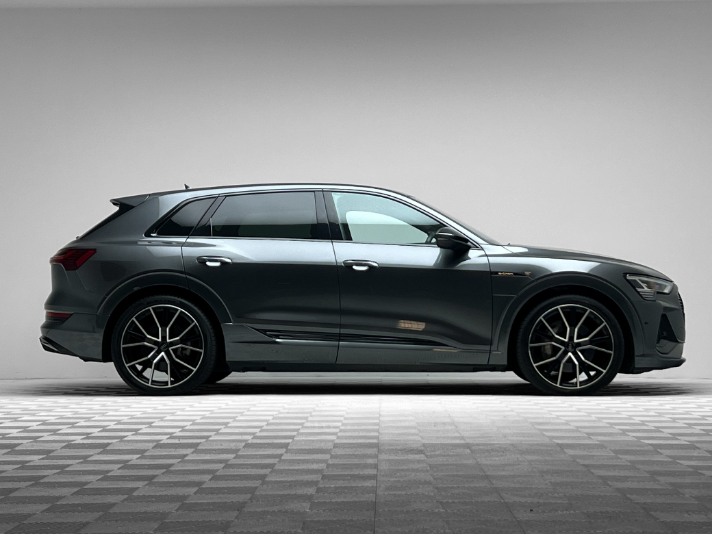 2022 Audi e-tron
