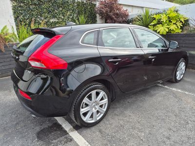 2018 Volvo V40